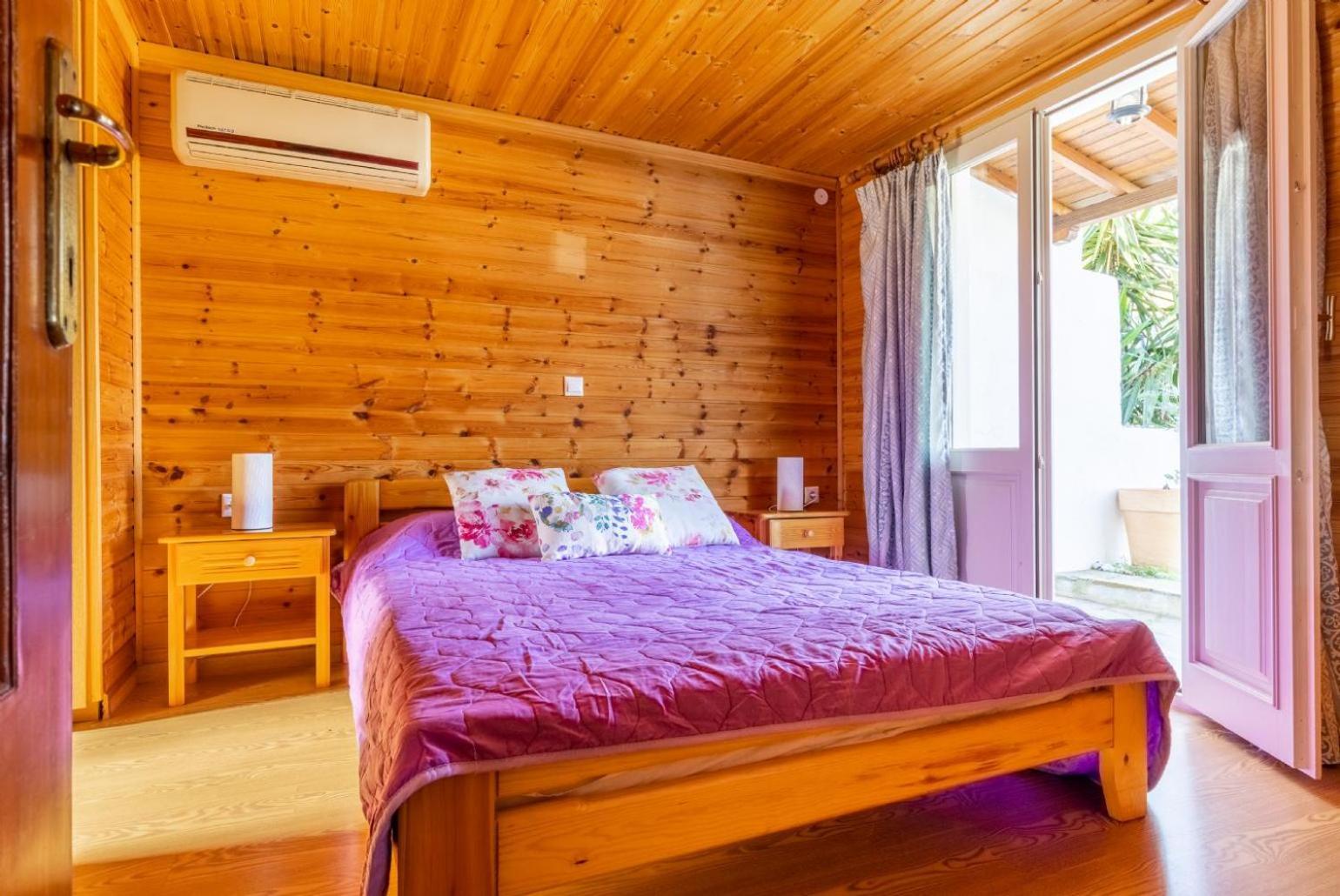 Aloupi Villa